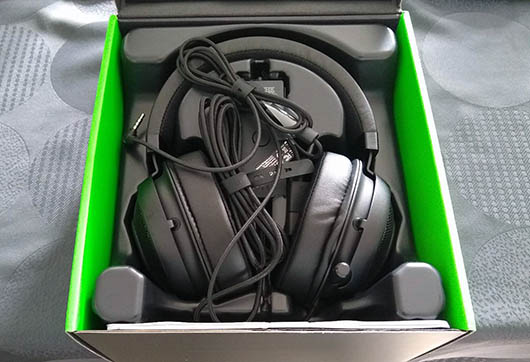 Razer Kraken Tournament Edition - Casque de jeu filaire avec contrôleur  audio USB (Rose)